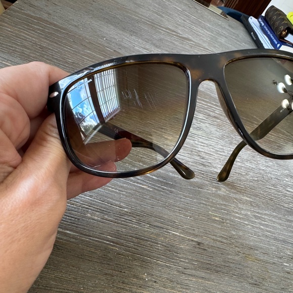 Ray-ban tortoise sunglasses - Picture 1 of 7